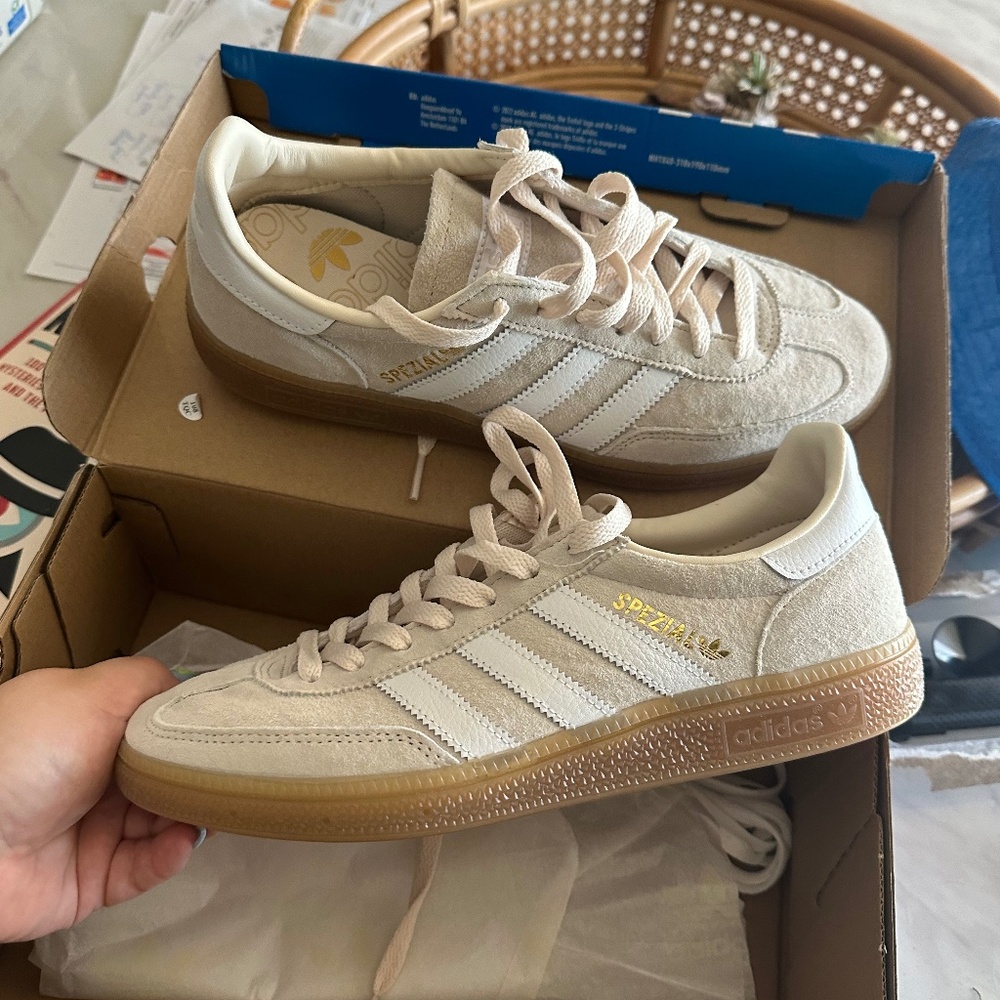 NEW/Never Worn Adidas Spezial